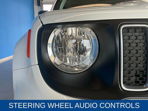 Used 2023 Jeep Renegade Latitude image 11