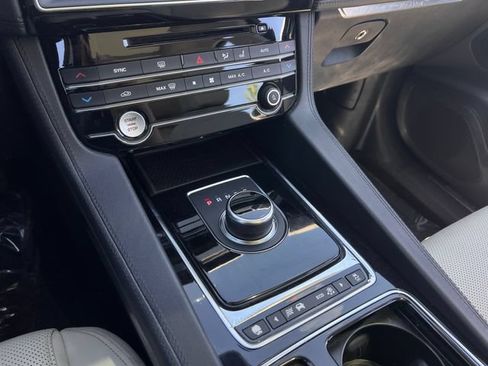 Used 2020 Jaguar F-PACE Prestige AWD/4WD image 27