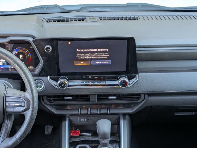 Used 2025 Chevrolet Colorado W/T RWD image 16
