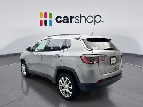 Used 2023 Jeep Compass Latitude AWD/4WD image 3