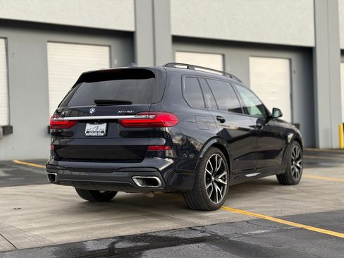 Used 2022 BMW X7 xDrive40i w/ M Sport Package image 3
