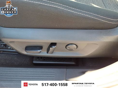 Used 2022 Nissan Rogue SV AWD/4WD image 16