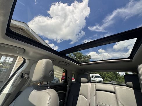 Used 2011 Cadillac SRX Luxury AWD/4WD image 27