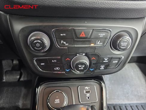 Used 2021 Jeep Compass Limited image 18