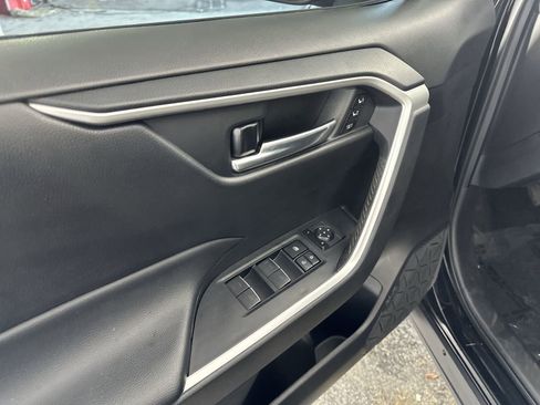 Used 2022 Toyota RAV4 XLE Premium image 13