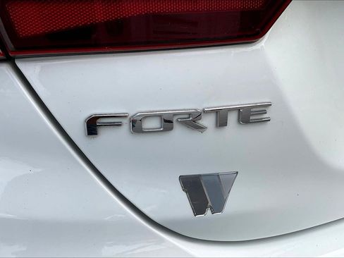 Used 2020 Kia Forte LXS FWD image 22