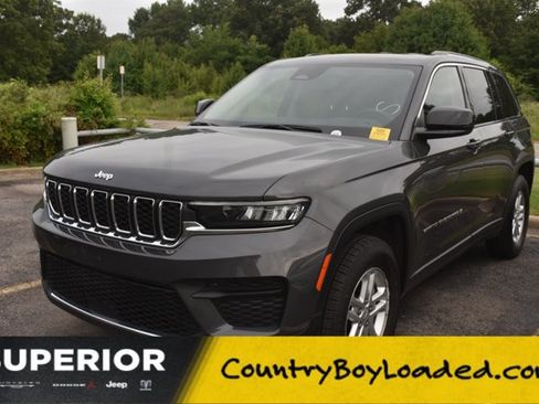 Used 2024 Jeep Grand Cherokee Laredo RWD image 1