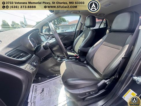 Used 2018 Buick Encore Sport Touring FWD image 9