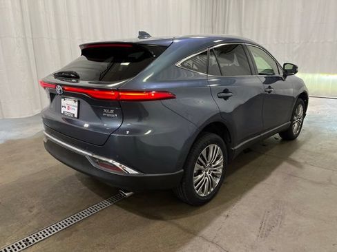 Certified 2022 Toyota Venza XLE AWD/4WD image 4