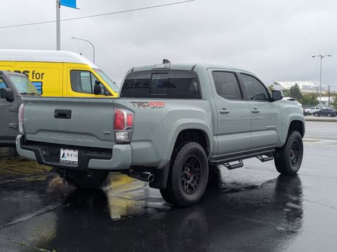 Used 2022 Toyota Tacoma TRD Sport AWD/4WD image 4