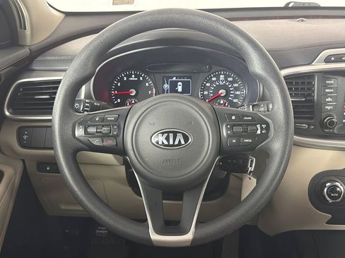 Used 2018 Kia Sorento FWD image 23
