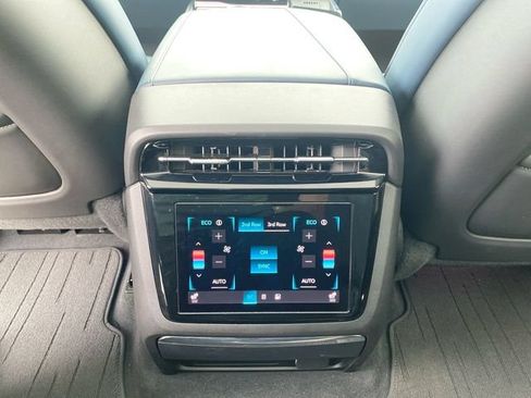 Used 2025 Cadillac Escalade IQ Luxury 2 w/ LPO, Premium Carpet Package AWD/4WD image 20