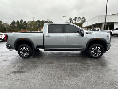 Used 2026 GMC Sierra 2500 Denali Ultimate image 5