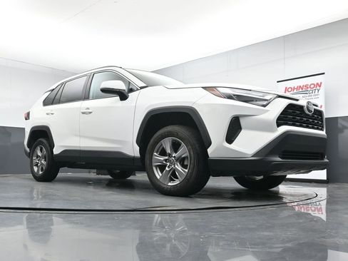Used 2024 Toyota RAV4 XLE FWD image 32