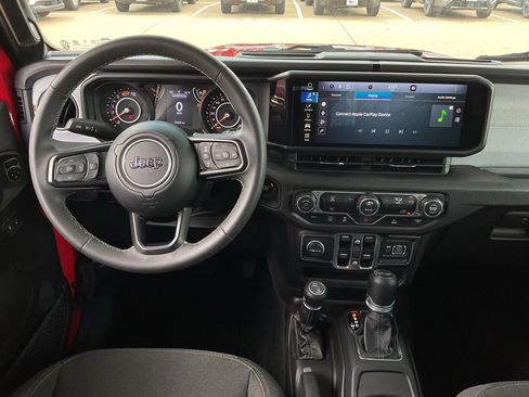 Used 2025 Jeep Wrangler Unlimited Sport AWD/4WD image 10