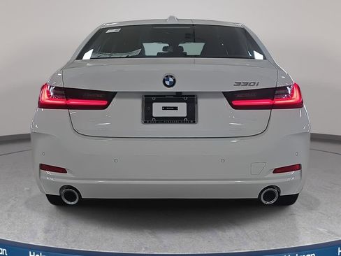 New 2026 BMW 330i Sedan w/ Convenience Package RWD image 5