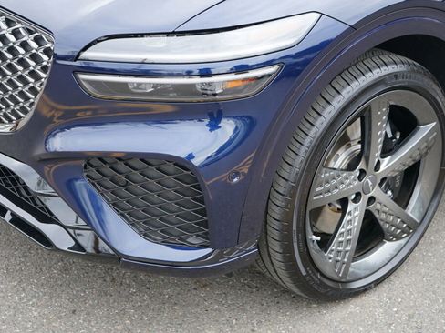 Used 2025 Genesis GV70 3.5T Sport w/ Sport Prestige Package image 9