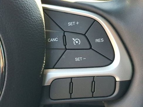 Used 2020 Jeep Compass Latitude AWD/4WD image 23