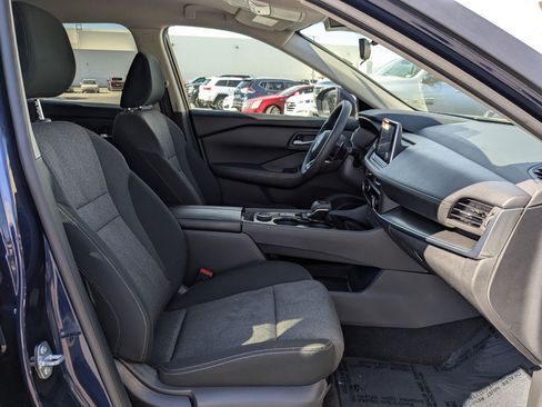 Used 2024 Nissan Rogue SV AWD/4WD image 33