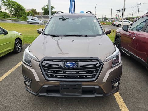 Used 2023 Subaru Forester Limited AWD/4WD image 2