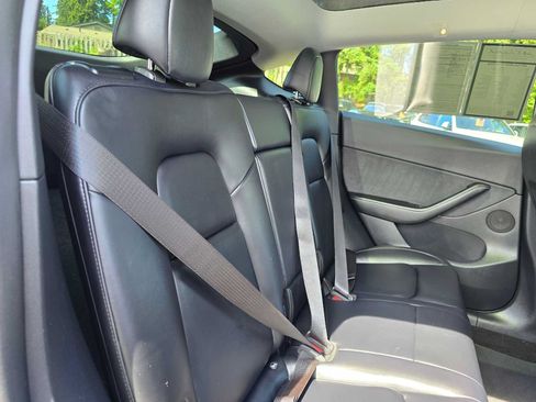 Used 2021 Tesla Model Y Long Range AWD/4WD image 14
