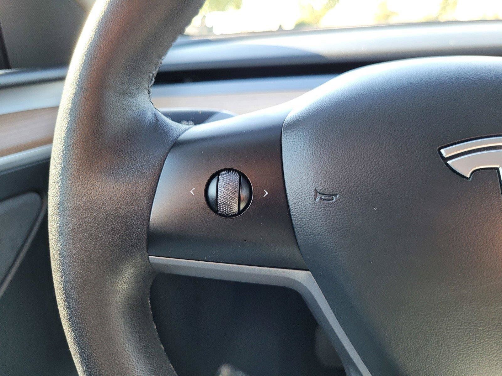 Used 2023 Tesla Model Y Long Range AWD/4WD image 33
