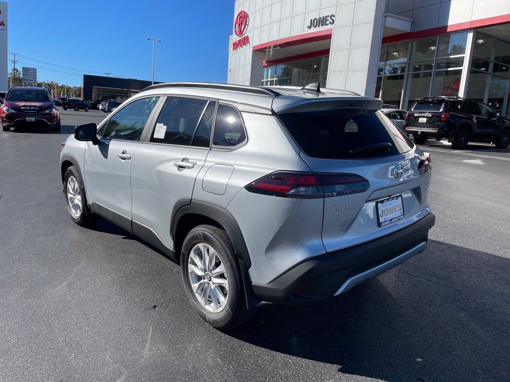 New 2026 Toyota Corolla Cross LE w/ Moonroof Package AWD/4WD image 5