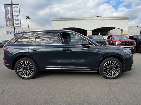 Used 2022 Lincoln Corsair Reserve w/ Equipment Group 201A image 11