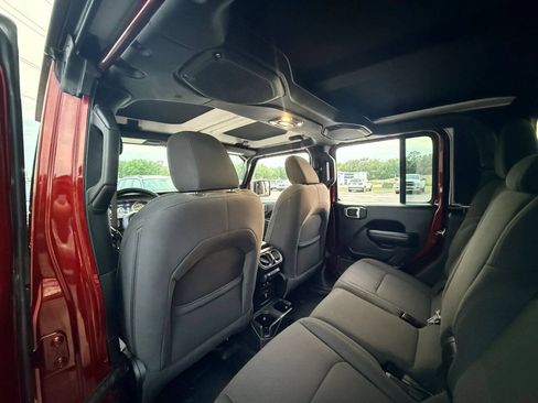 Used 2021 Jeep Gladiator Sport AWD/4WD image 10