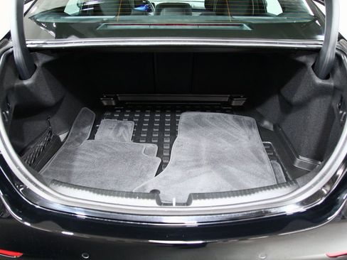 Used 2025 Mercedes-Benz C 300 4MATIC Sedan image 27