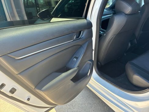 Used 2019 Honda Accord Sport image 11