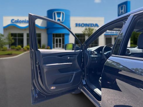 Used 2023 Honda Ridgeline Black Edition image 15
