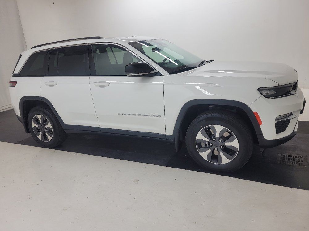 Used 2022 Jeep Grand Cherokee Limited 4xe w/ MOPAR Finishing Package AWD/4WD image 11
