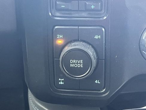 Used 2026 Ford F250 Platinum w/ FX4 Off-Road Package image 8