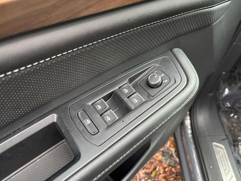 Used 2026 Volkswagen Atlas SE FWD image 18