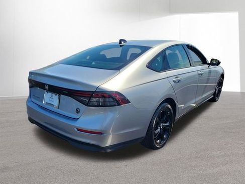 Used 2025 Honda Accord SE image 13