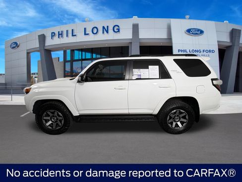 Used 2022 Toyota 4Runner TRD Off-Road AWD/4WD image 2