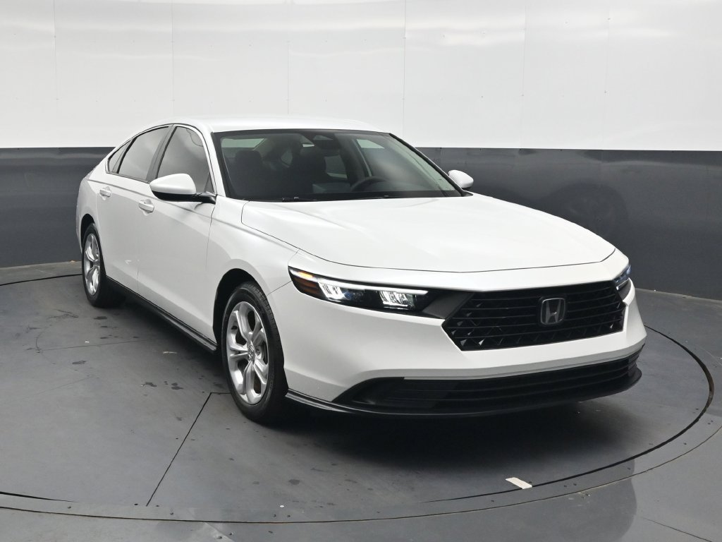 Certified 2025 Honda Accord LX image 2