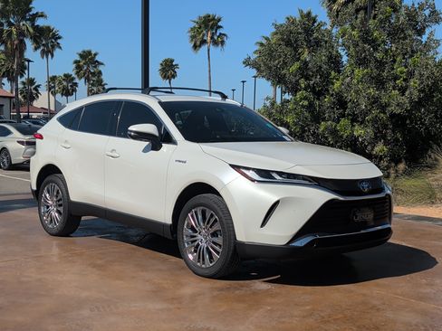 Used 2021 Toyota Venza Limited image 1