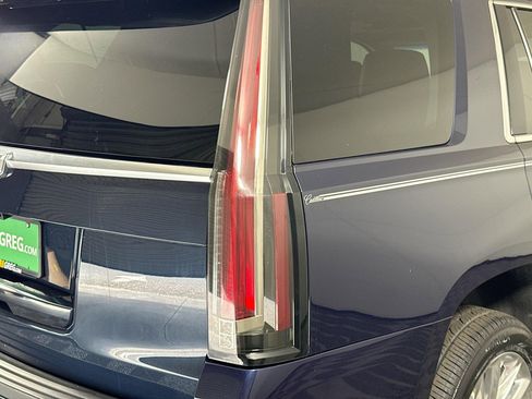 Used 2019 Cadillac Escalade Luxury RWD image 34
