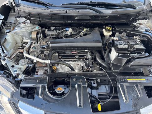 Used 2018 Nissan Rogue SV image 13