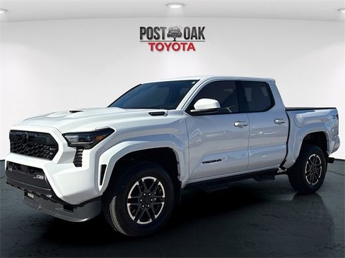 Used 2024 Toyota Tacoma TRD Sport image 3