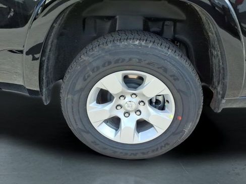 New 2026 RAM 1500 4x4 Crew Cab image 7