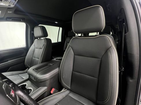 Used 2022 GMC Yukon XL SLT w/ SLT Premium Package AWD/4WD image 14