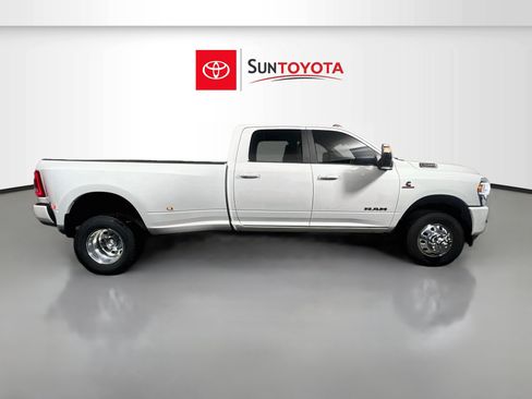 Used 2023 RAM 3500 Laramie AWD/4WD image 2