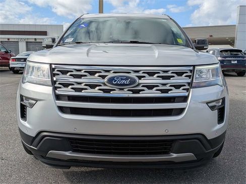 Certified 2018 Ford Explorer XLT w/ Equipment Group 202A image 9