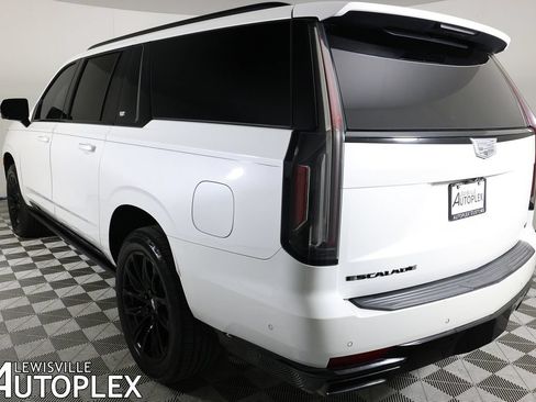 Used 2021 Cadillac Escalade ESV Sport Platinum w/ LPO, ONYX Package AWD/4WD image 7