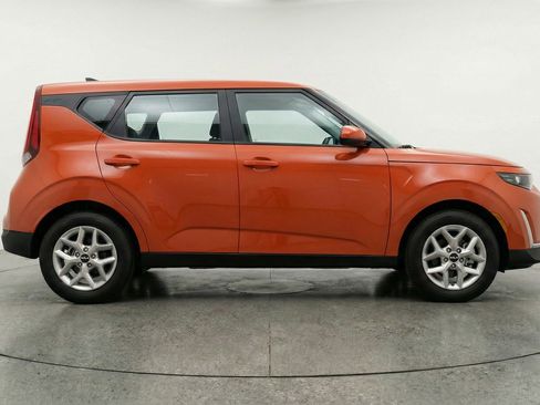 Used 2025 Kia Soul LX w/ LX Technology Package image 11