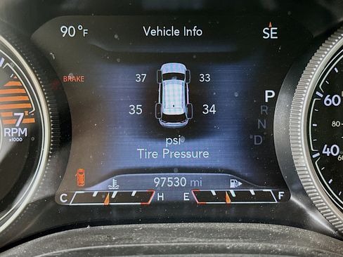 Used 2019 Jeep Cherokee Limited w/ Technology Group FWD image 19