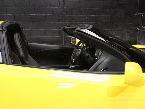 Used 2016 Chevrolet Corvette Z06 w/ 3LZ Preferred Equipment Group image 20